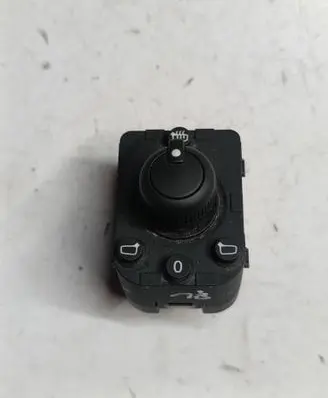 Audi Q2 - Wing mirror switch 4M0959565K 10121575