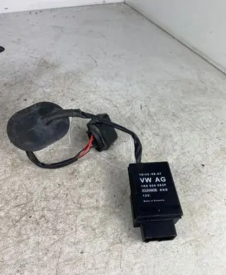 Skoda Yeti (5L) Fuel pump relay 1K0906093F 10430807 1K0906093D
