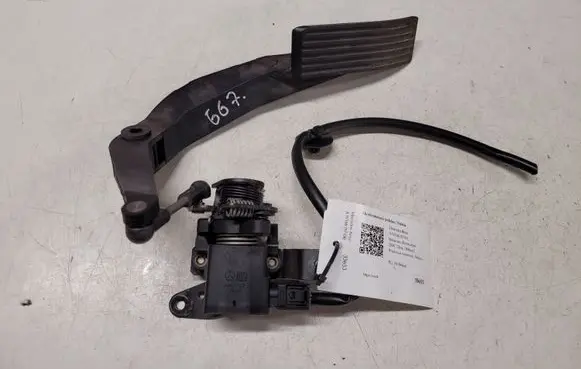 Mercedes-Benz A W168 Accelerator throttle pedal A0125423317