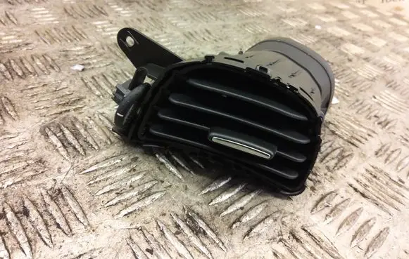 Fiat 500 Dash center air vent grill 735735288