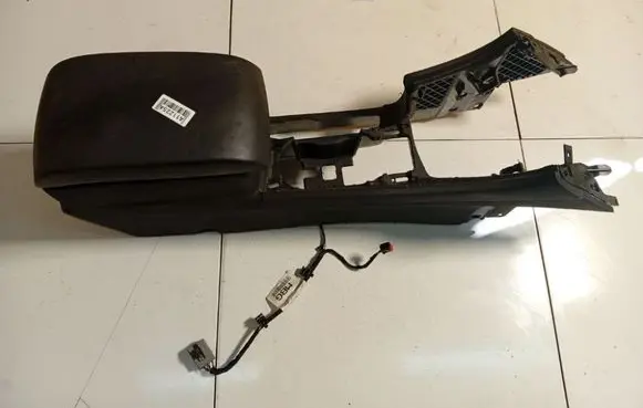 Ford Mondeo MK IV Armrest 1155541