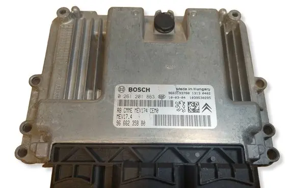 Peugeot 207 Engine control unit/module ECU 0261201863 9666235880 9663193780