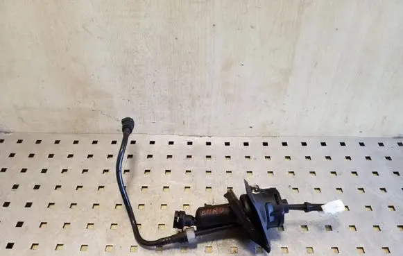 Ford C-MAX I Clutch master cylinder 3M517A543AF