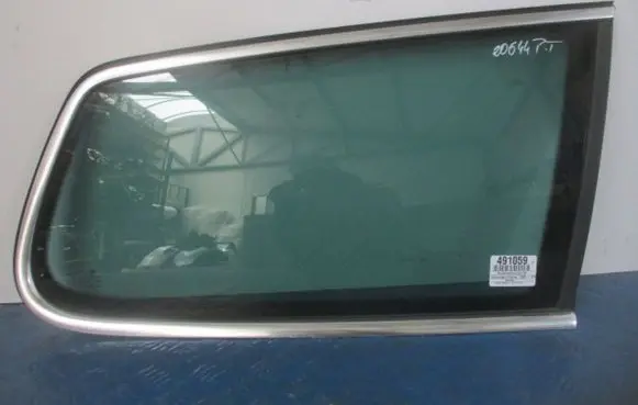 Volkswagen PASSAT B5.5 Rear side window