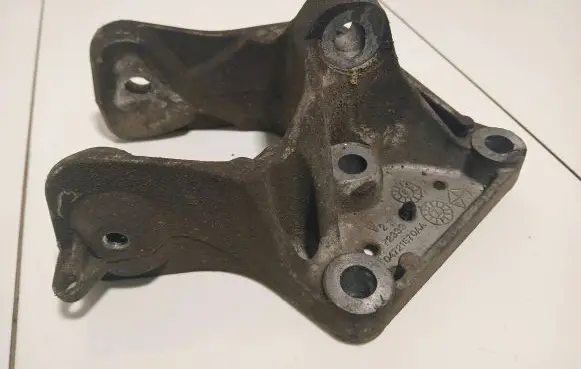 Chrysler Grand Voyager V Gearbox mounting bracket 04721670AA 72339