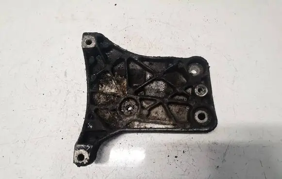 Rover 75 Engine mounting bracket JPD100630