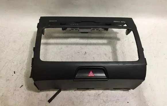 KIA Sportage Radio/GPS head unit trim 959603U000