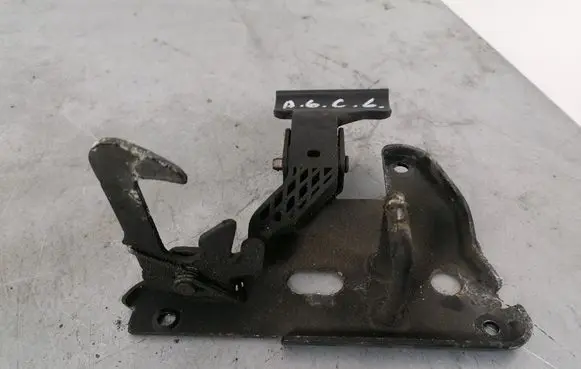 Audi A6 S6 C6 4F Engine bonnet/hood lock/latch loop/hook 4F0823480B