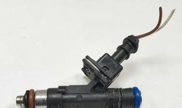 Dacia Sandero Fuel injectors set 0280158034