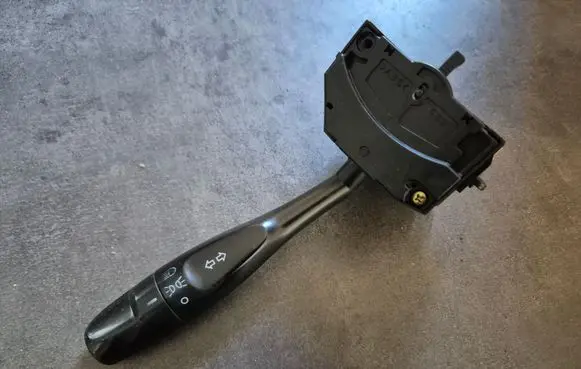 Mitsubishi L200 Indicator stalk