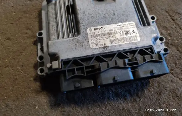 Citroen C3 Engine control unit/module 0281017337