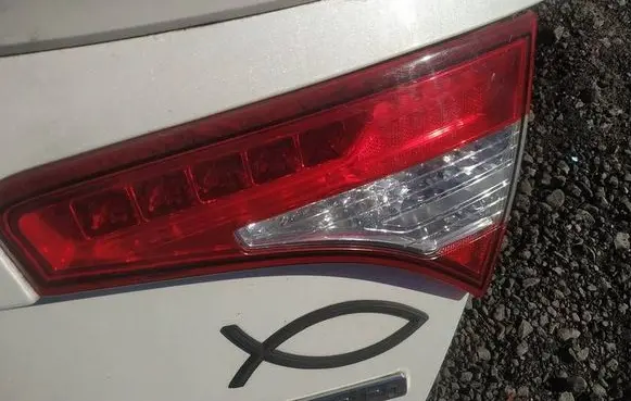 KIA Optima Tailgate rear/tail lights