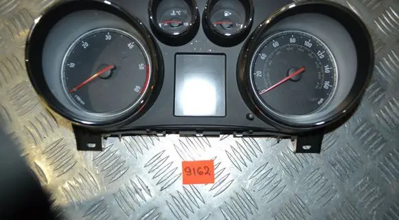 Opel Insignia A Speedometer (instrument cluster) 12844136
