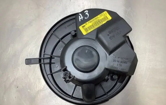 Audi A3 S3 8P Heater fan/blower F983228M