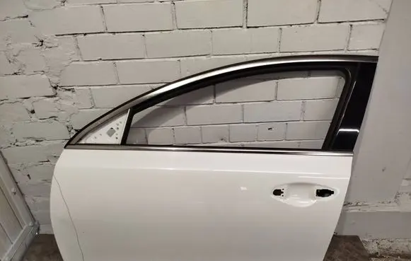 KIA Pro Cee'd III Front door 