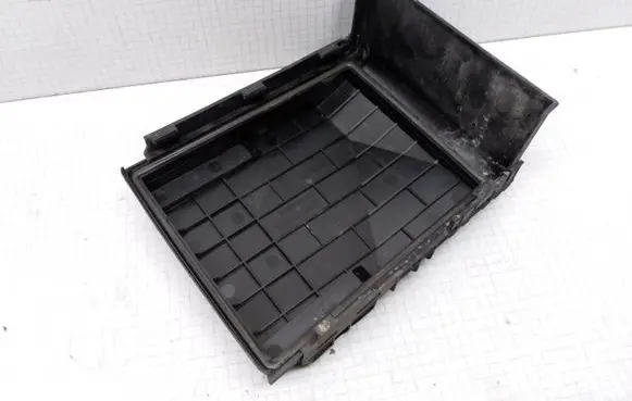 Skoda Octavia Mk2 (1Z) Fuse box cover 1K0937132F