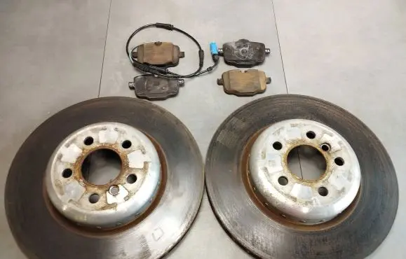BMW 7 G11 G12 Rear brake disc 6860925