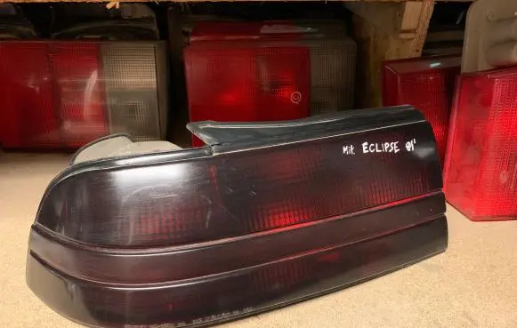 Mitsubishi Eclipse Rear/tail lights 0438554