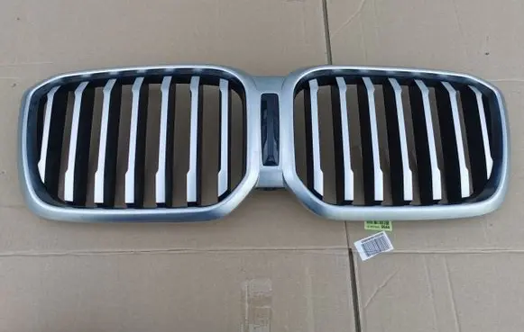 BMW X3 G01 Front bumper upper radiator grill