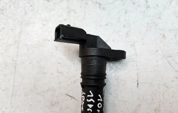 Renault Clio III Crankshaft speed sensor 8200885209