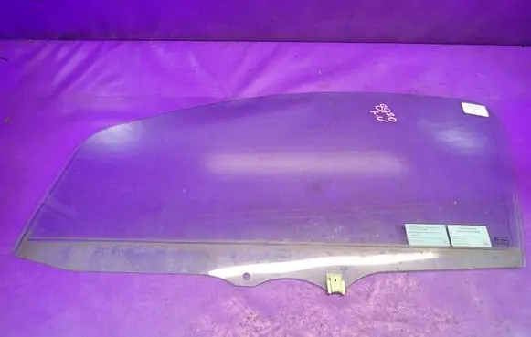 Toyota Aygo AB10 Front door window glass four-door 