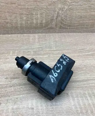 Audi A6 S6 C5 4B Turbo solenoid valve 059906627 72190322