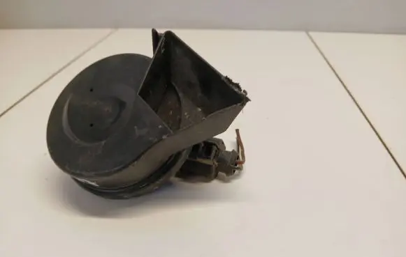 Audi A4 S4 B7 8E 8H Horn signal 8e0957223a