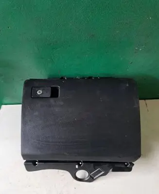 Volkswagen PASSAT B6 Glove box 3C1857114 T0024226 P0108496