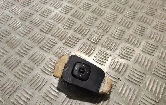 Mazda MPV Wing mirror switch LD4766600