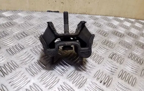 Mercedes-Benz ML W163 Engine mount bracket A1632400417