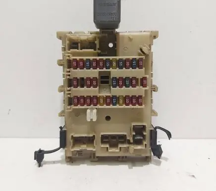Nissan Primera Fuse module 24350