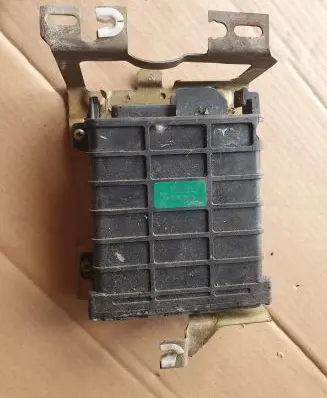 Volkswagen Golf II Engine control unit/module 0280800104 811906264