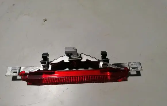 Toyota Corolla E120 E130 Third/center stoplight 0254