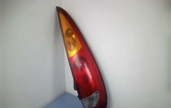 Nissan Almera Tino Rear/tail lights 89303860