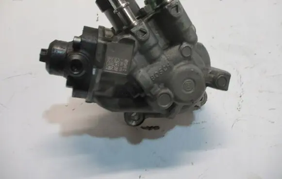 Jaguar XJ SERIE 1 Fuel injection high pressure pump 0445010772