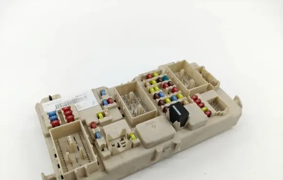 Ford Kuga I Fuse module 7M5T14A073JG