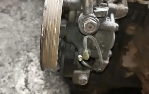Mitsubishi Colt Power steering pump