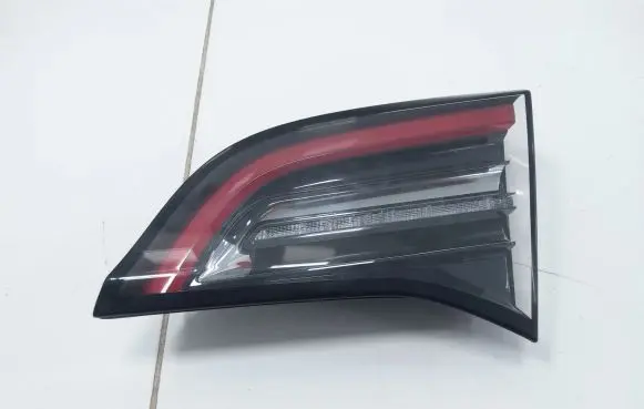 Tesla Model 3 Tailgate rear/tail lights E1148R00