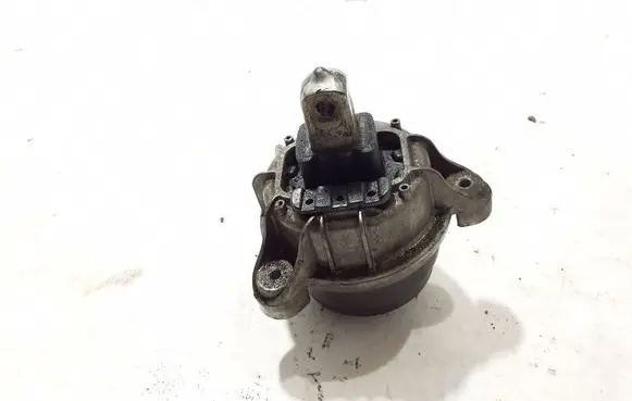 BMW 5 F10 F11 Engine mount bracket 7935141