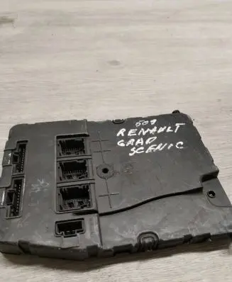 Renault Scenic II - Grand scenic II Comfort/convenience module 8200809690 S118400223D