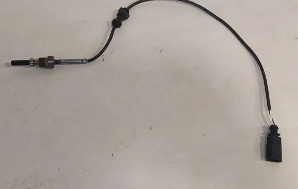 Audi A8 S8 D3 4E Exhaust gas temperature sensor 057906088