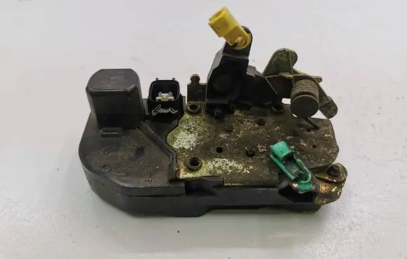 Chrysler 300 - 300C Front door lock