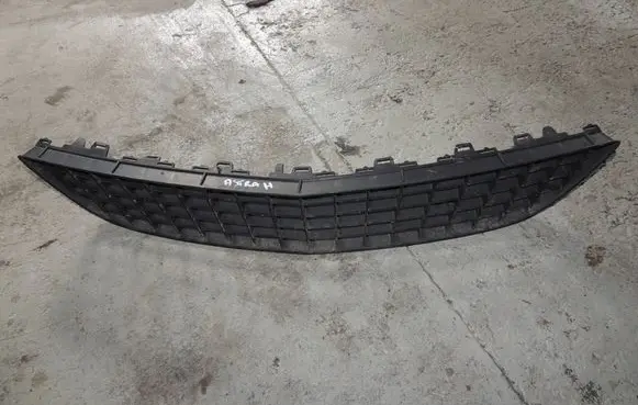 Opel Astra H Front bumper lower grill 375768702