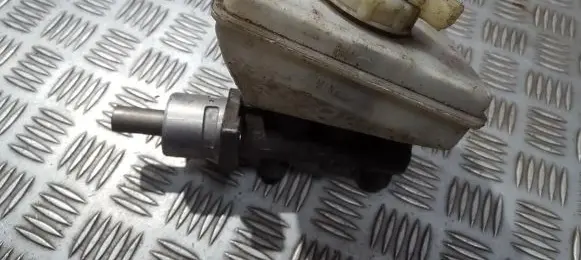 Ford Escort Master brake cylinder k023