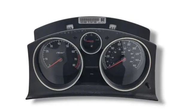 Opel Zafira B Speedometer (instrument cluster) 13251608
