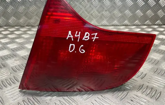 Audi A4 S4 B7 8E 8H Rear/tail lights 8E9945094 484502 ULO749002