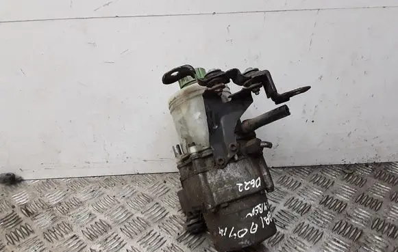 Skoda Fabia Mk1 (6Y) Power steering pump 6Q0423371A 6Q0423155R