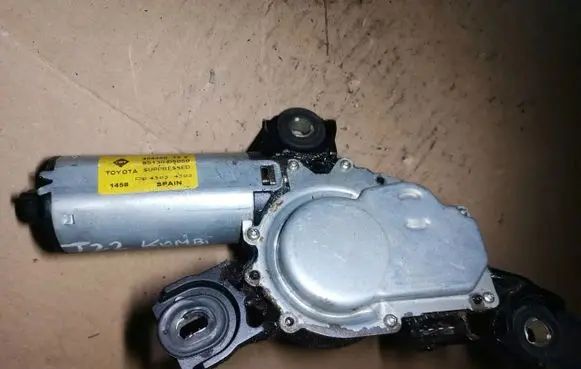 Toyota Avensis T220 Rear window wiper motor 8513005050