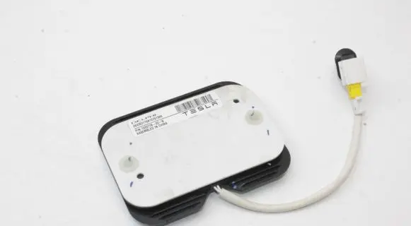 Tesla Model S Other devices 100577800B