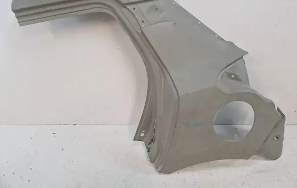 Suzuki Swift III Rear arch 64511-68R00-P31